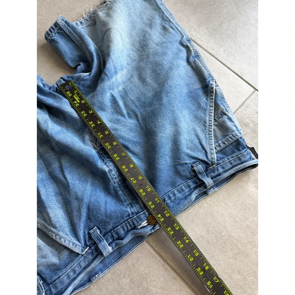 Vintage Carhartt R28 DST Mens 34 Blue Denim Carpenter Shorts Distressed Workwear - Picture 8 of 11